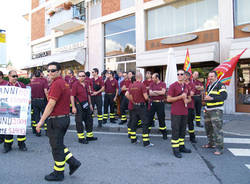 protesta vigili del fuoco villa recalcati 
