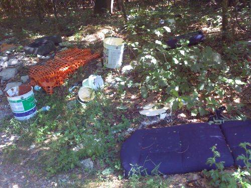 rifiuti abbandonati boschi samarate busto arsizio luglio 2009