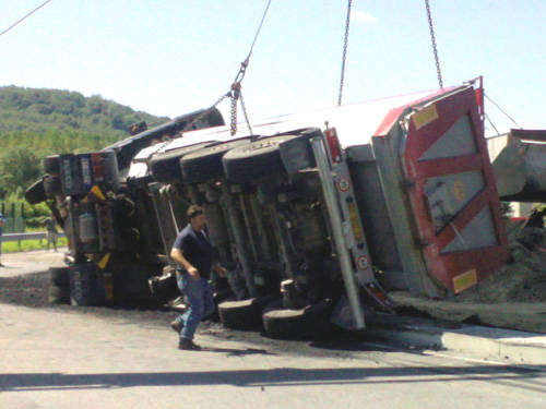 camion rotonda recupero gemonio