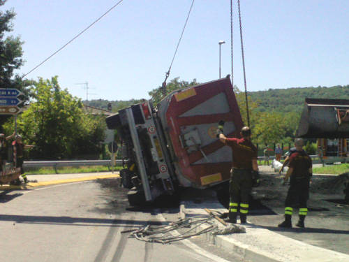 camion rotonda recupero gemonio