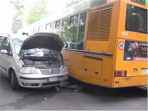 carnago incidente autobus 