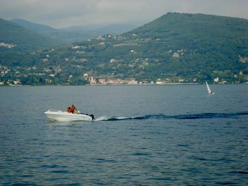spiaggia ispra lungolago 