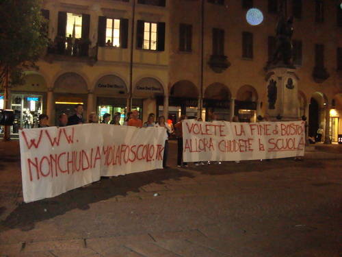 protesta genitori foscolo