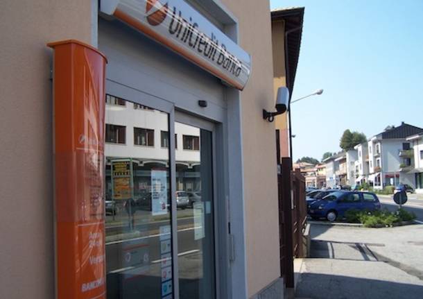 unicredit azzate