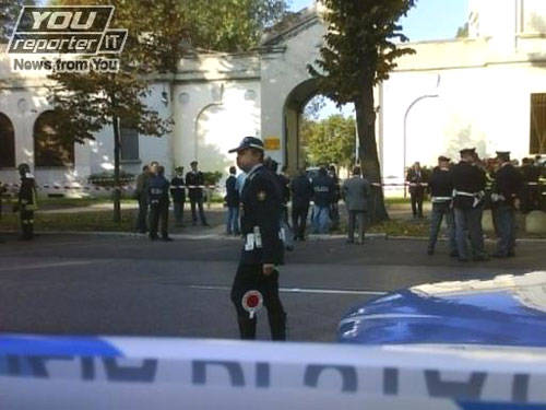 attentato caserma milano ottobre 2009