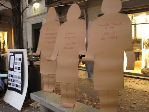 anfora contro violenza alle donne