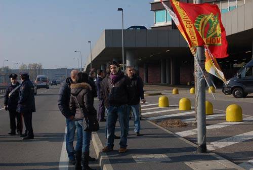 operai protesta alfa romeo arese sindacati