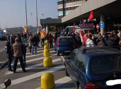 operai protesta alfa romeo arese sindacati