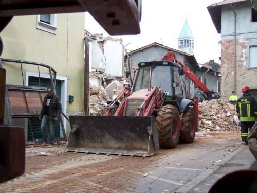 disastro borsano esplosione fuga gas via san pietro 3-12-2009