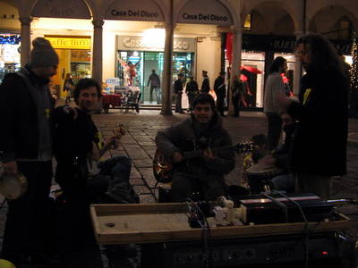 "In giallo contro il razzismo"