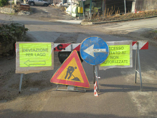 casciago morosolo lavori manto stradale cartelli chiusura strada