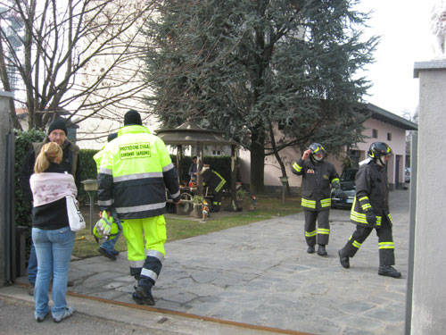 incendio caronno varesino