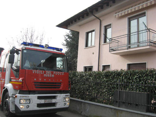 incendio caronno varesino