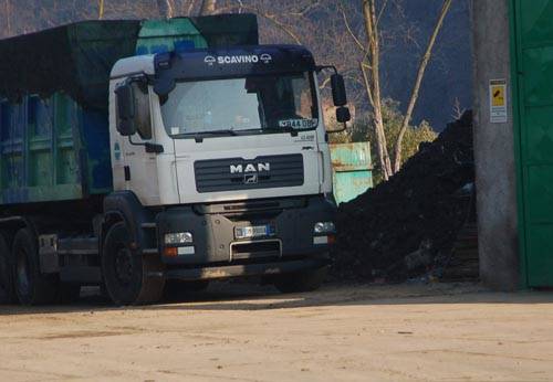 sequestro ditta smaltimento rifiuti fagnano olona accarino 