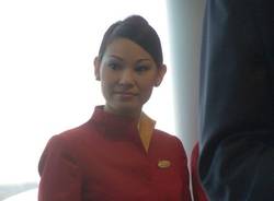 malpensa hong kong cathay pacific hostess cina