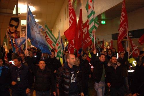 manifestazione sindacati malpensa cgil cisl uil 22 marzo 2010