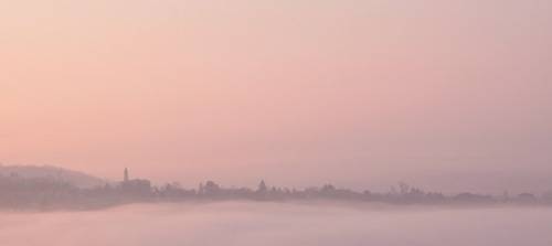 Nebbia e alba