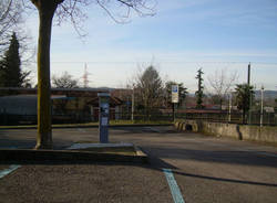 stazione barasso parcheggi