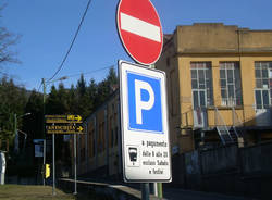 stazione barasso parcheggi