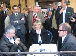 umberto bossi graziella giacon roberto maroni laveno mombello