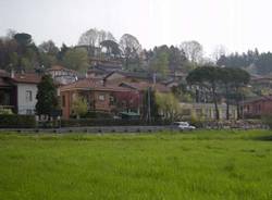 gavirate groppello protesta residenti via preia sp1 provinciale lago