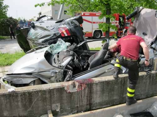 incidente mortale sacconago viale industria 24-4-2010
