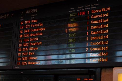 malpensa aeroporto attesa chiusura aeroporto nube vulcano islanda