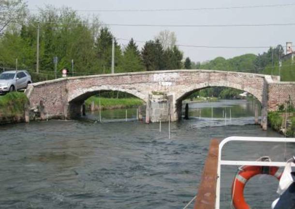 navigazione battelli ticino naviglio grande aprile 2010