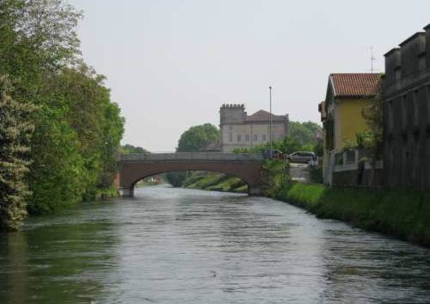 navigazione battelli ticino naviglio grande aprile 2010