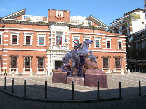 piazza tribunale varese