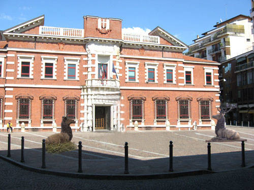 piazza tribunale varese