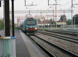 stazione busto arsizio fs 28-4-2010 treni ferrovie dello stato