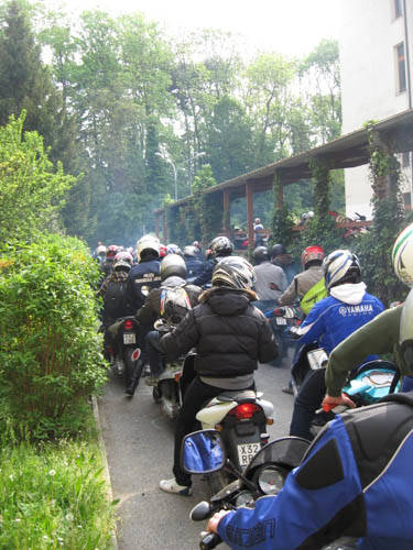 tutti insieme sulla strada isis daverio moto club polizia studenti varese