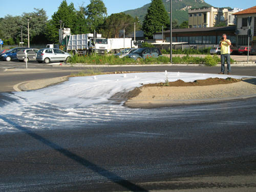 fontana induno olona schiuma