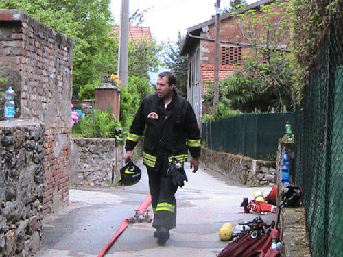 incendio laveno galleria primo maggio