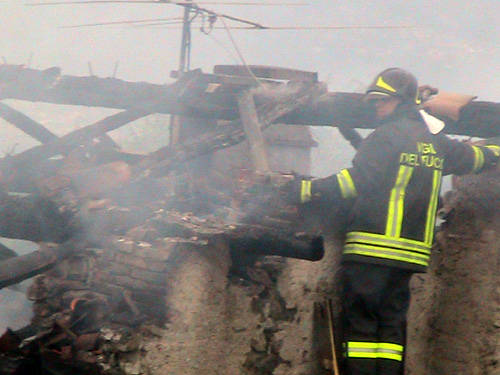 incendio laveno galleria primo maggio