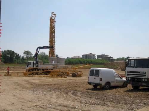 lavori palaghiaccio beata giuliana busto arsizio 25-5-2010
