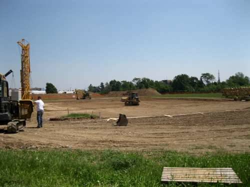 lavori palaghiaccio beata giuliana busto arsizio 25-5-2010
