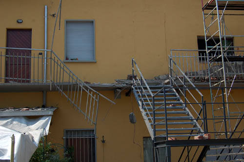 crollo tetto via sicilia busto arsizio