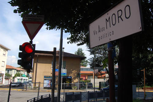 lavori rotonda cassano magnago via moro via 4 novembre parco falcone borsellino giugno 2010