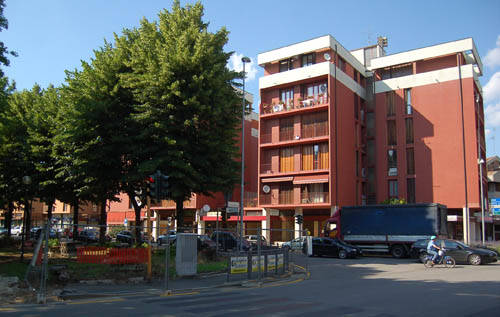 lavori rotonda cassano magnago via moro via 4 novembre parco falcone borsellino giugno 2010