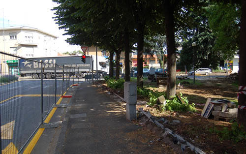 lavori rotonda cassano magnago via moro via 4 novembre parco falcone borsellino giugno 2010