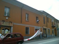 preparativi forza varese striscione