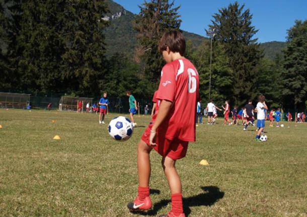 asd valceresio day calcio bambini bisuschio