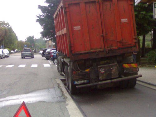 camion incastrato besozzo
