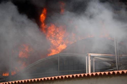 incendio castellanza azienda tessile bluref settembre 2010