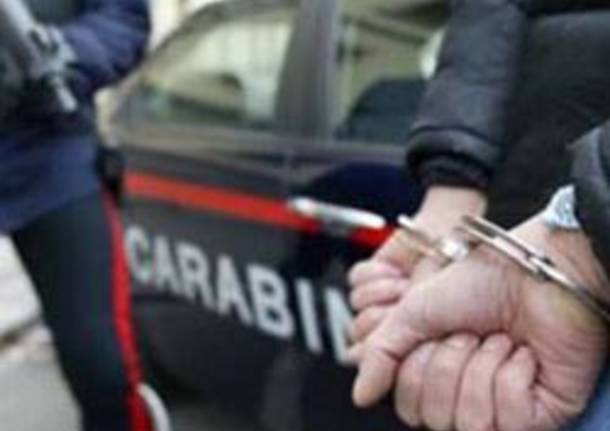 carabinieri arresto manette apertura