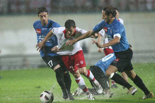 varese novara calcio ottobre 2010 alessandro carrozza