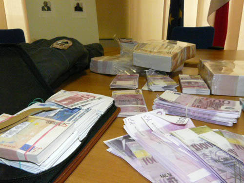 banconote false rom 