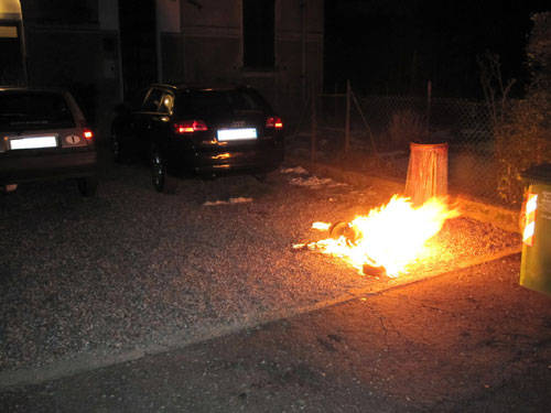 incendio cassonetto varese 2010